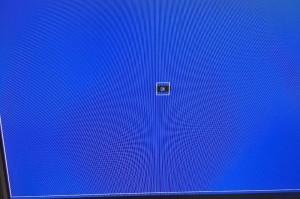 电脑开机显示器蓝屏请稍后（解决方法及注意事项）