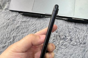 苹果7磨砂黑真机评测（细腻磨砂黑色，更加出众的外观）